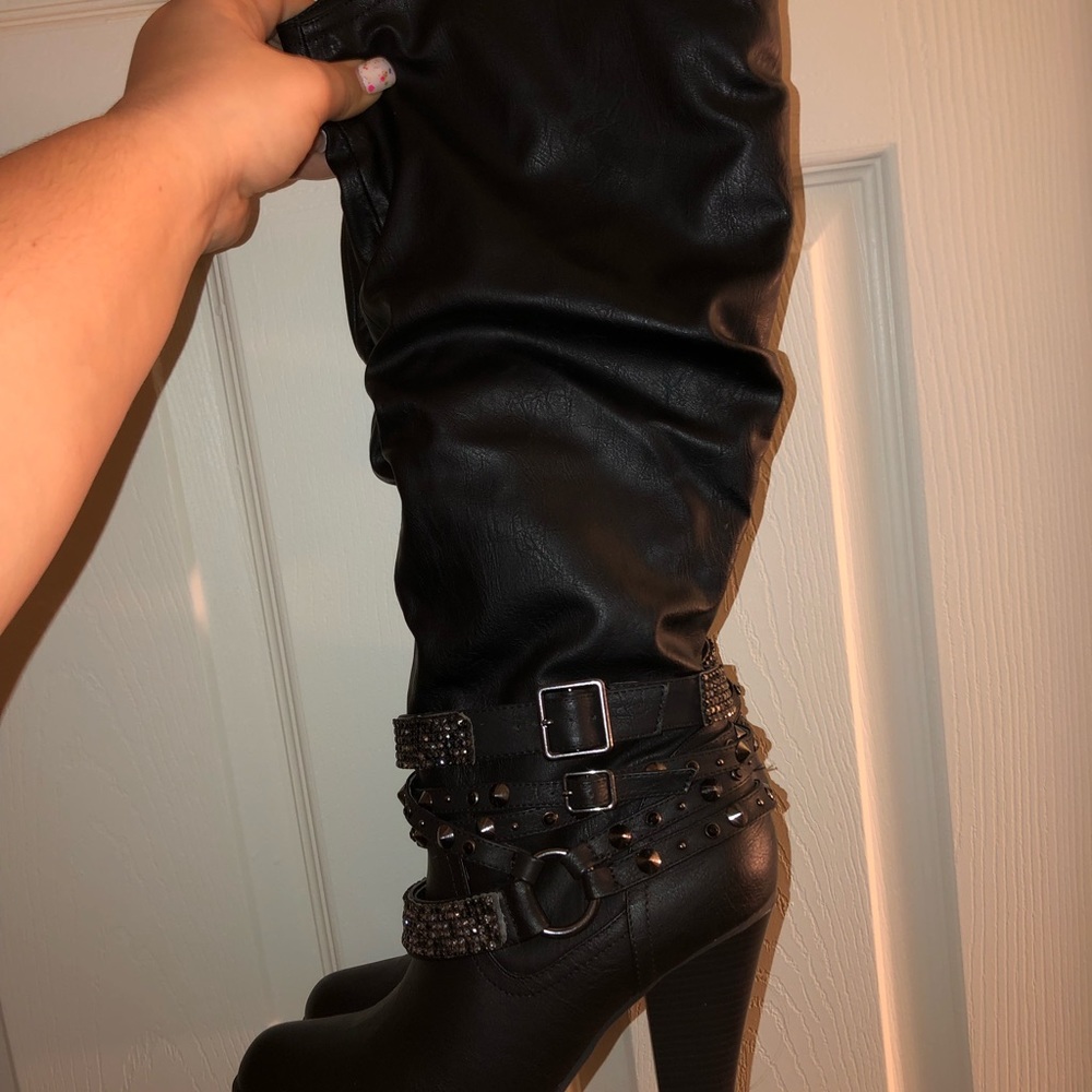 Black boots 8.5